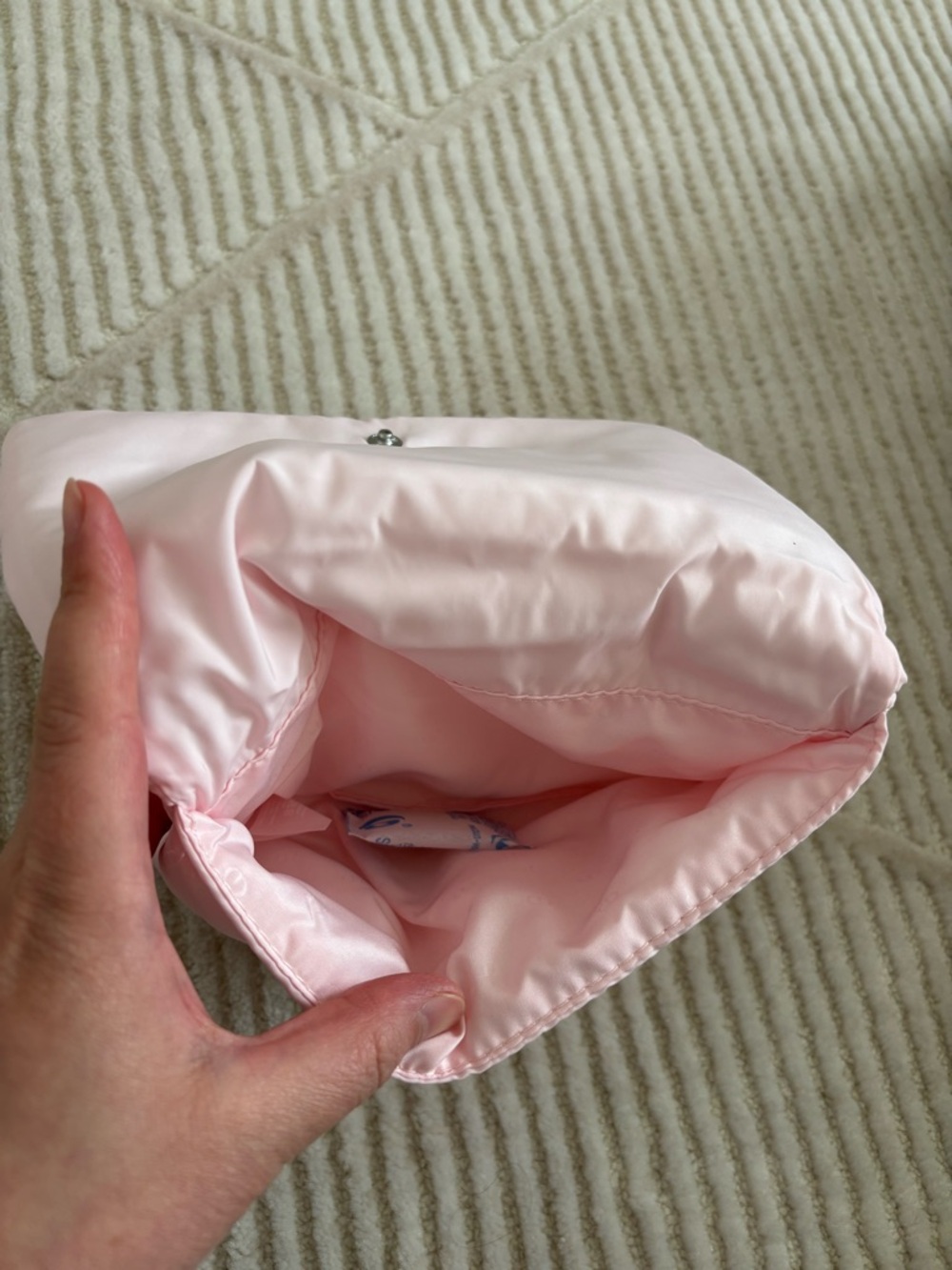 ✨NEW✨ Dior Beauty Puffy Cosmetics Pouch - Picture 6 of 9